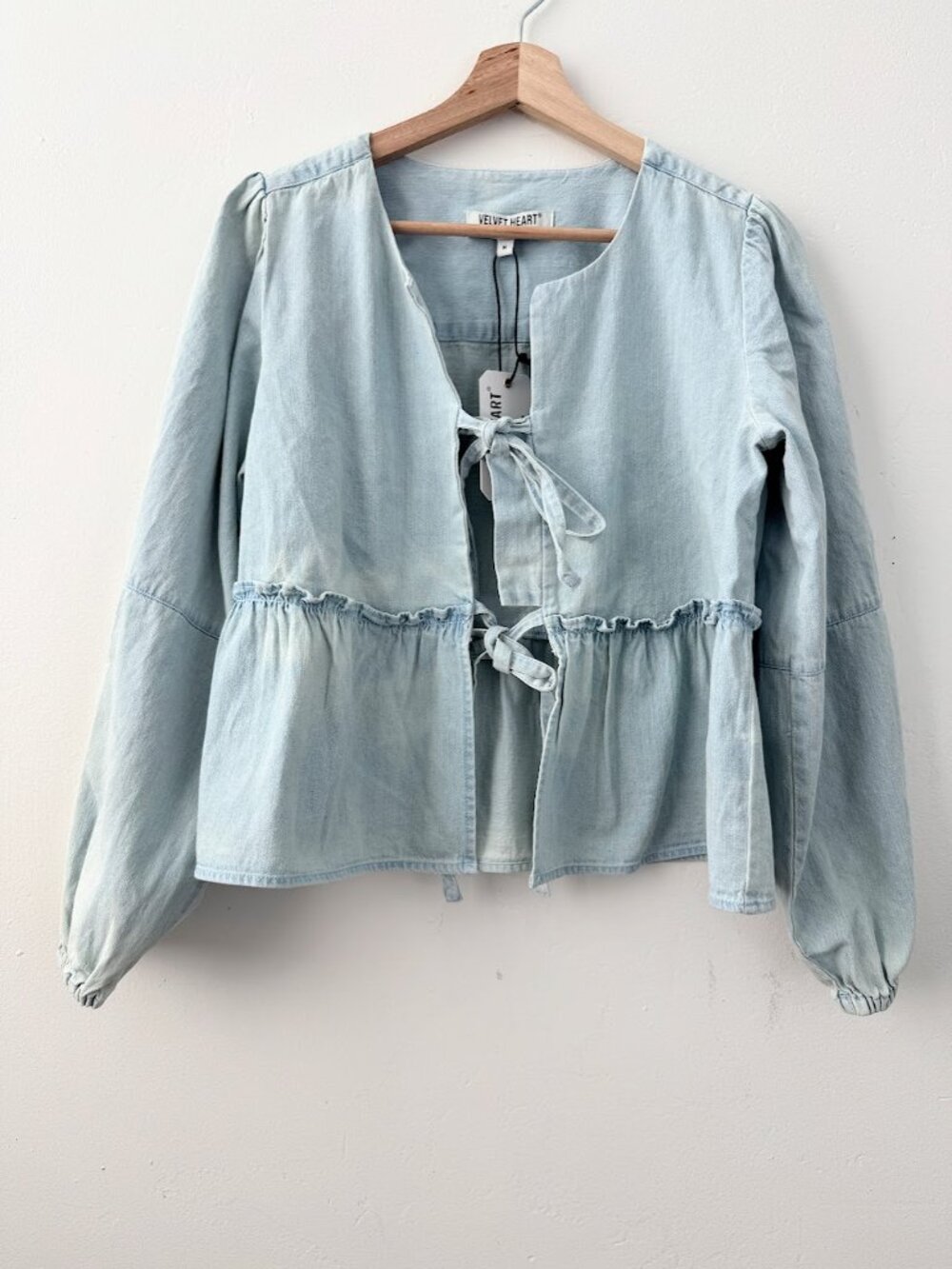 Velvet Heart Cotton Tie Front Peplum Shirt Puff Sleeve Chambray NWT M - Picture 2 of 8